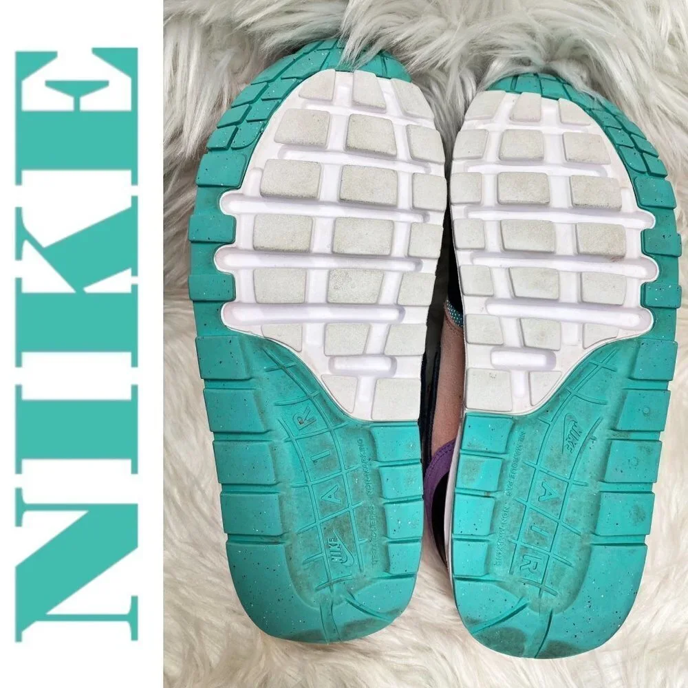 LIMITED EDITION NIKE AIR MAX‎ Have A Nike Day Smiley Face, Women’s 9